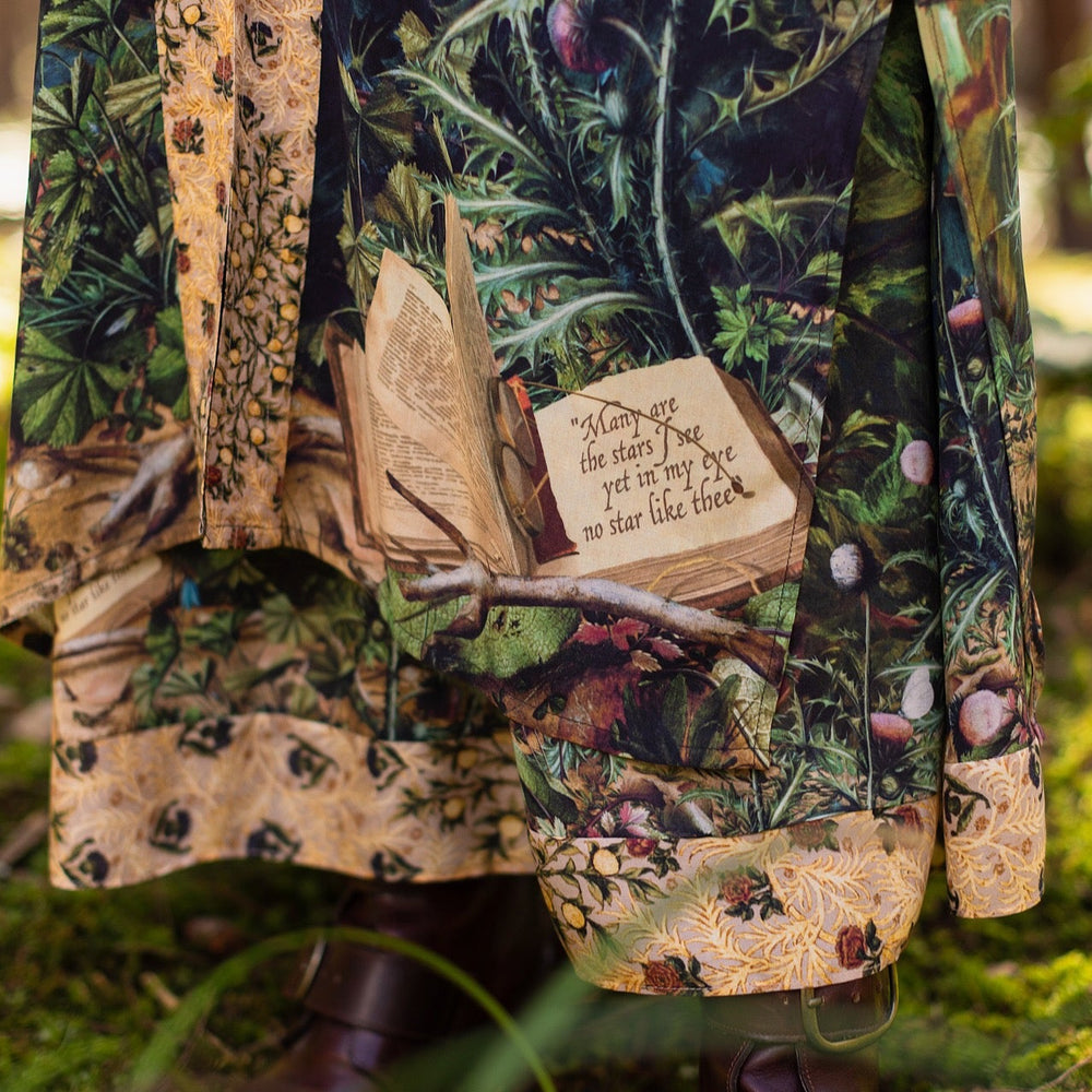 
                  
                    Romantic Bella Notte opera duster featuring Rossetti’s muse, a 16th-century rabbit, moonlit landscapes, and floral trim by William Morris – Market of Stars.
                  
                