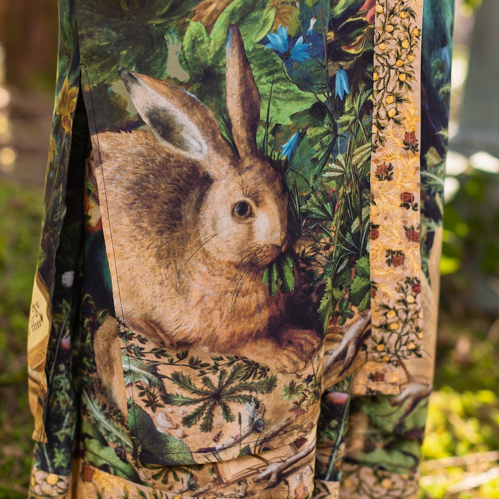 
                  
                    Romantic Bella Notte opera duster featuring Rossetti’s muse, a 16th-century rabbit, moonlit landscapes, and floral trim by William Morris – Market of Stars.
                  
                