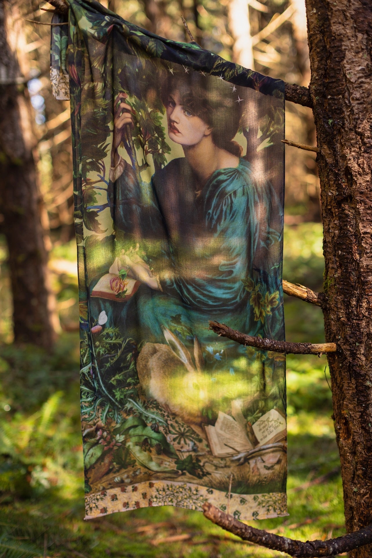 Vintage-inspired Bella Notte scarf featuring romantic artwork by Rossetti and Hoffman, trimmed with floral details by William Morris – Market of Stars.