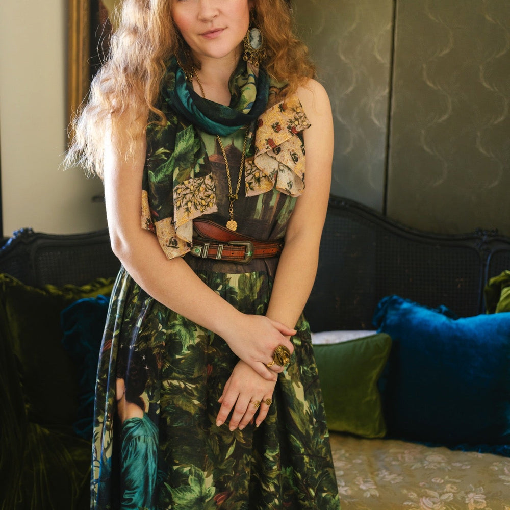 
                  
                    Vintage-inspired Bella Notte scarf featuring romantic artwork by Rossetti and Hoffman, trimmed with floral details by William Morris – Market of Stars.
                  
                