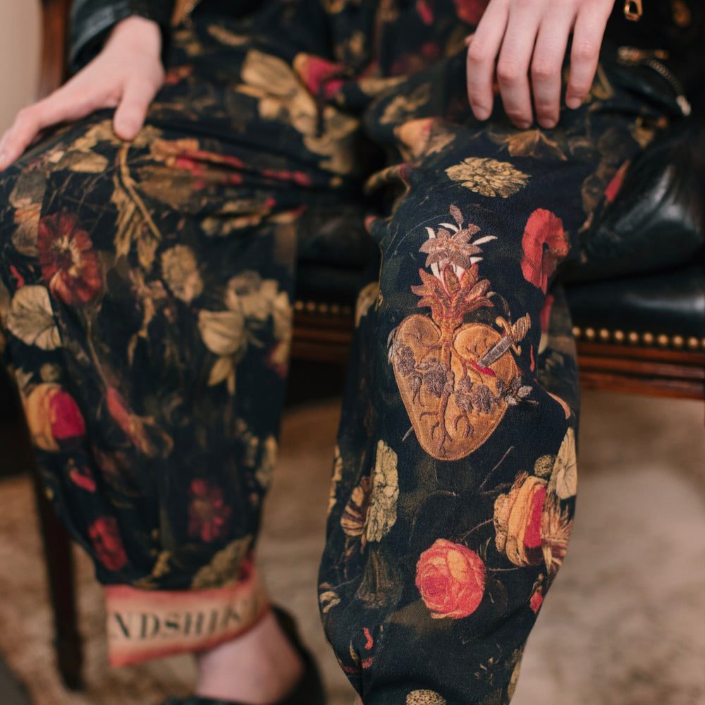 
                  
                    Model wearing a lightweight drapey viscose crepe pant that moves like poetry in motion. Relaxed, romantic and ready for adventure - Market of Stars
                  
                