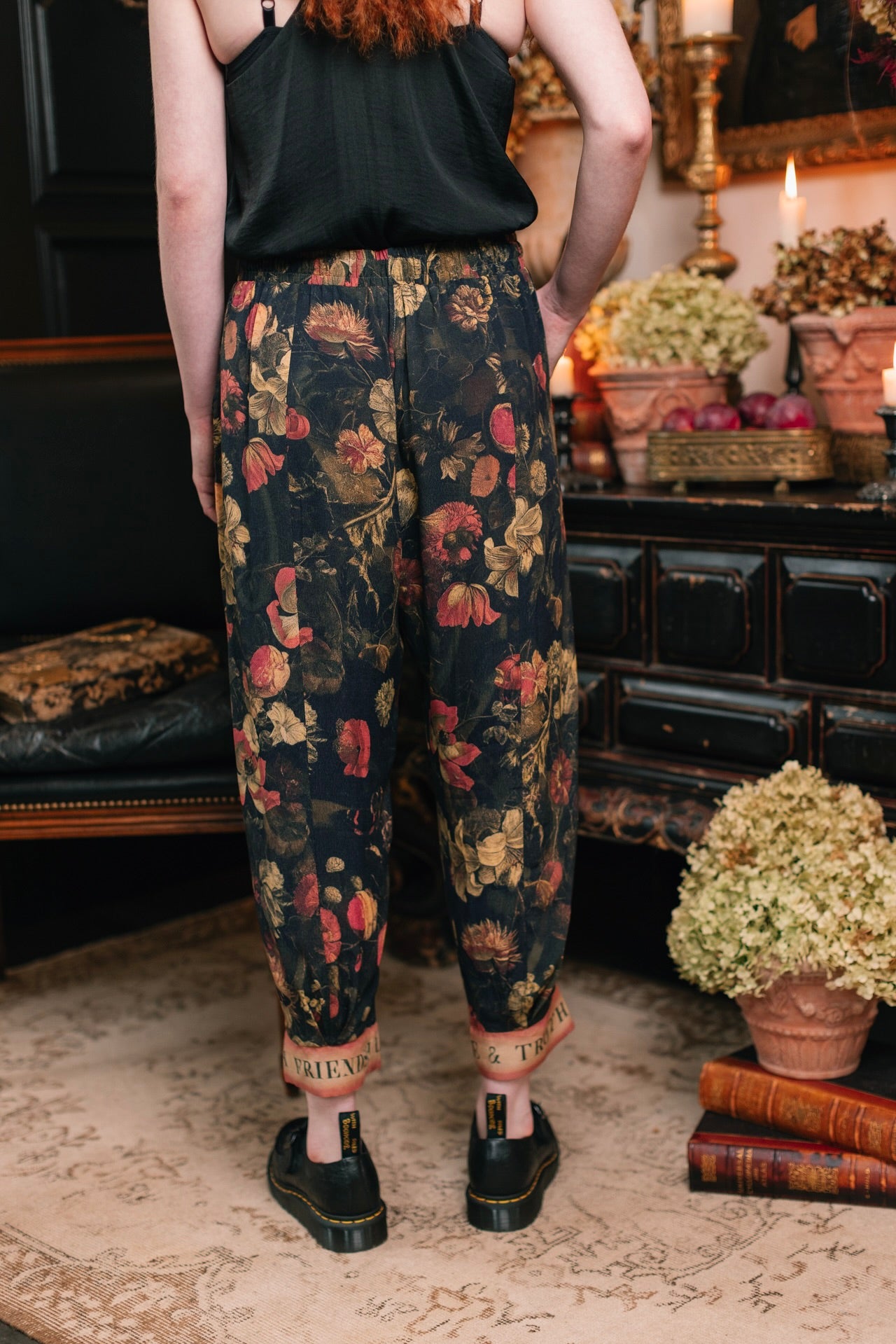 Model wearing a lightweight drapey viscose crepe pant that moves like poetry in motion. Relaxed, romantic and ready for adventure - Market of Stars
