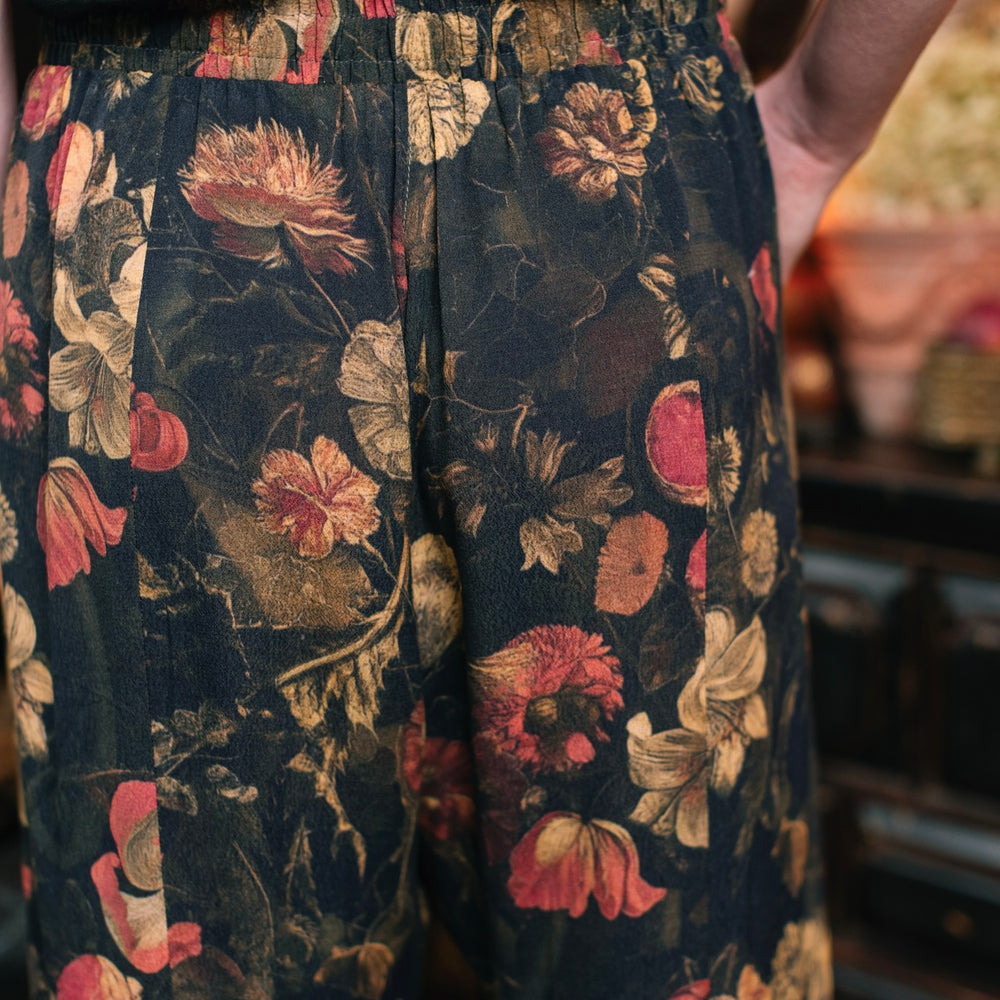 
                  
                    Model wearing a lightweight drapey viscose crepe pant that moves like poetry in motion. Relaxed, romantic and ready for adventure - Market of Stars
                  
                