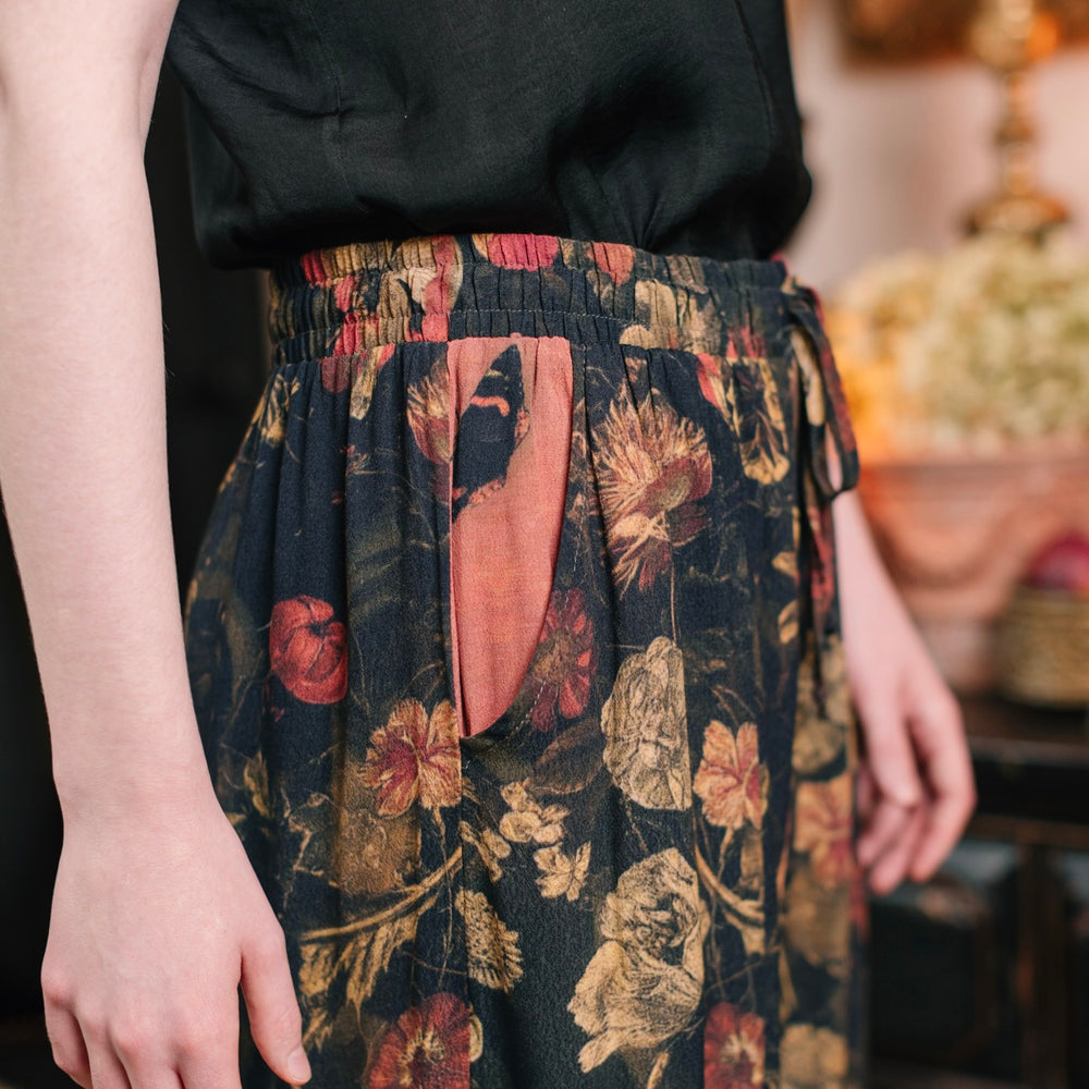
                  
                    Model wearing a lightweight drapey viscose crepe pant that moves like poetry in motion. Relaxed, romantic and ready for adventure - Market of Stars
                  
                
