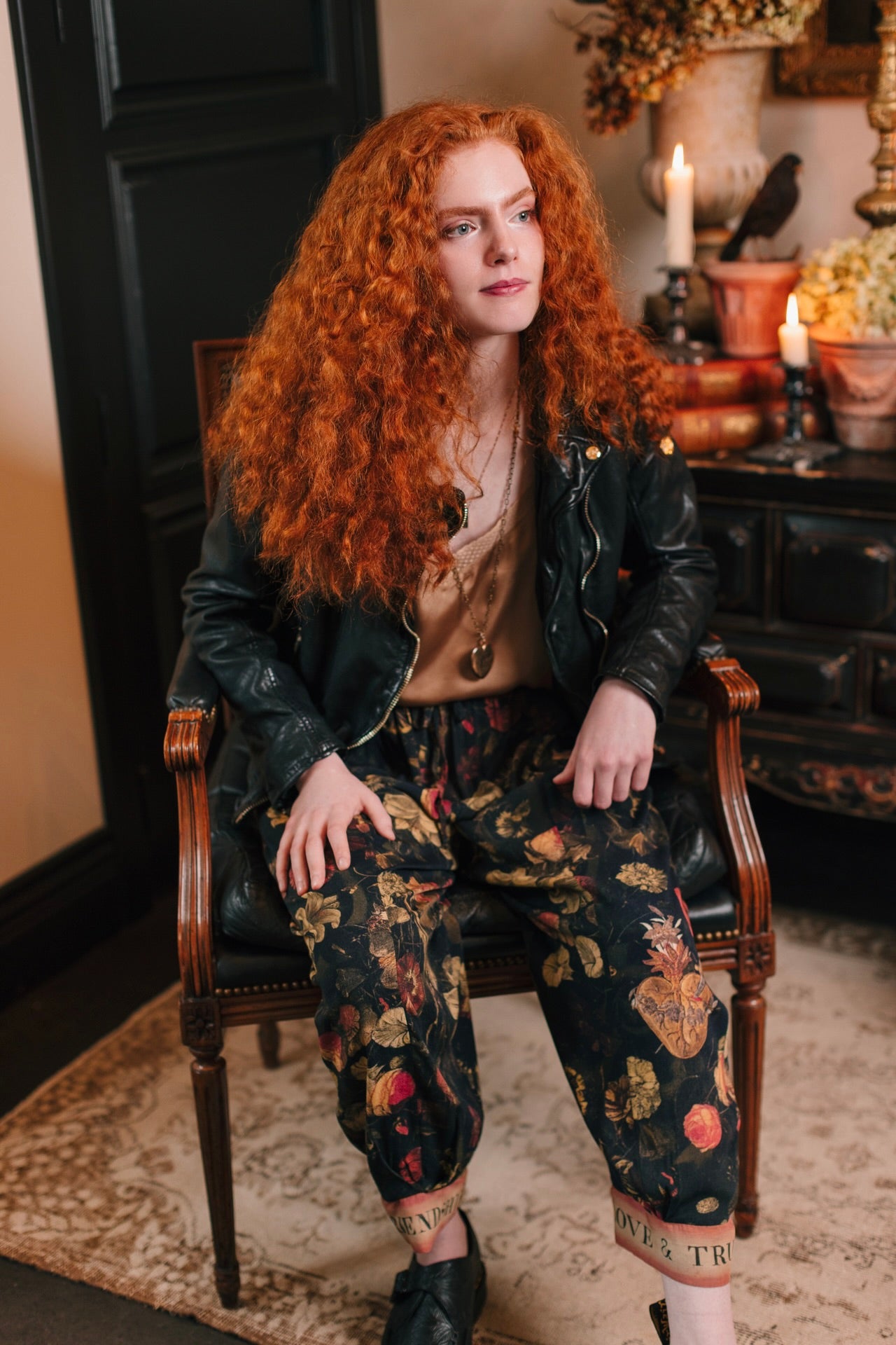 Model wearing a lightweight drapey viscose crepe pant that moves like poetry in motion. Relaxed, romantic and ready for adventure - Market of Stars