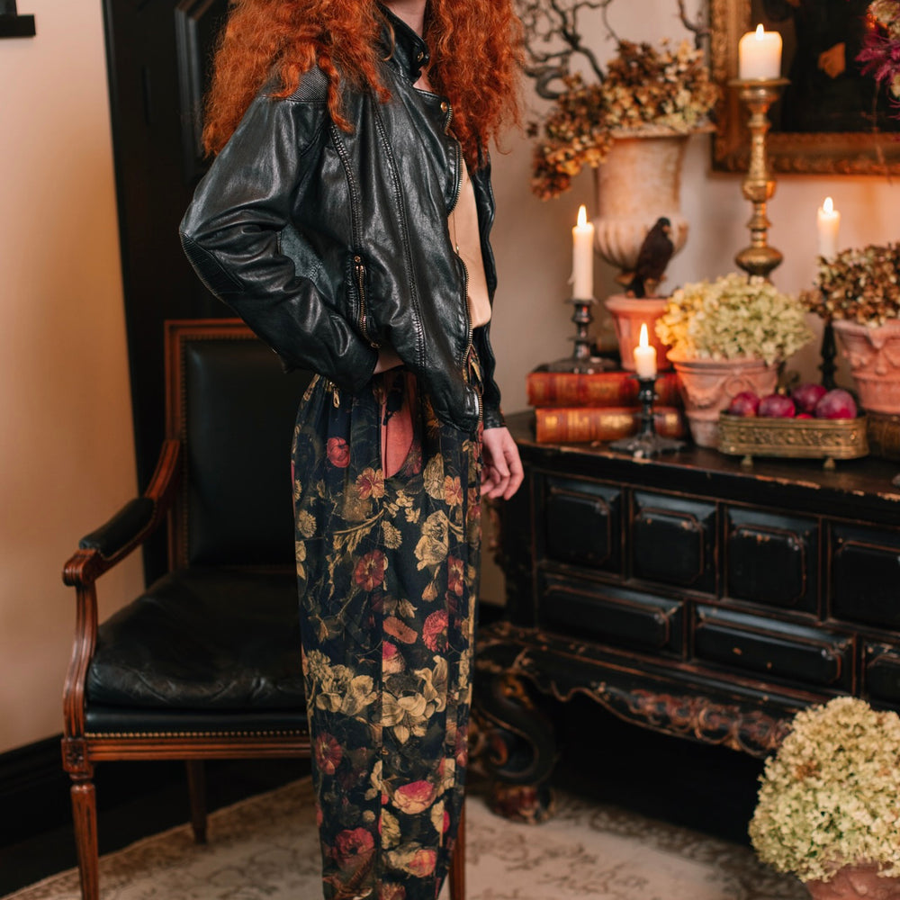
                  
                    Model wearing a lightweight drapey viscose crepe pant that moves like poetry in motion. Relaxed, romantic and ready for adventure - Market of Stars
                  
                