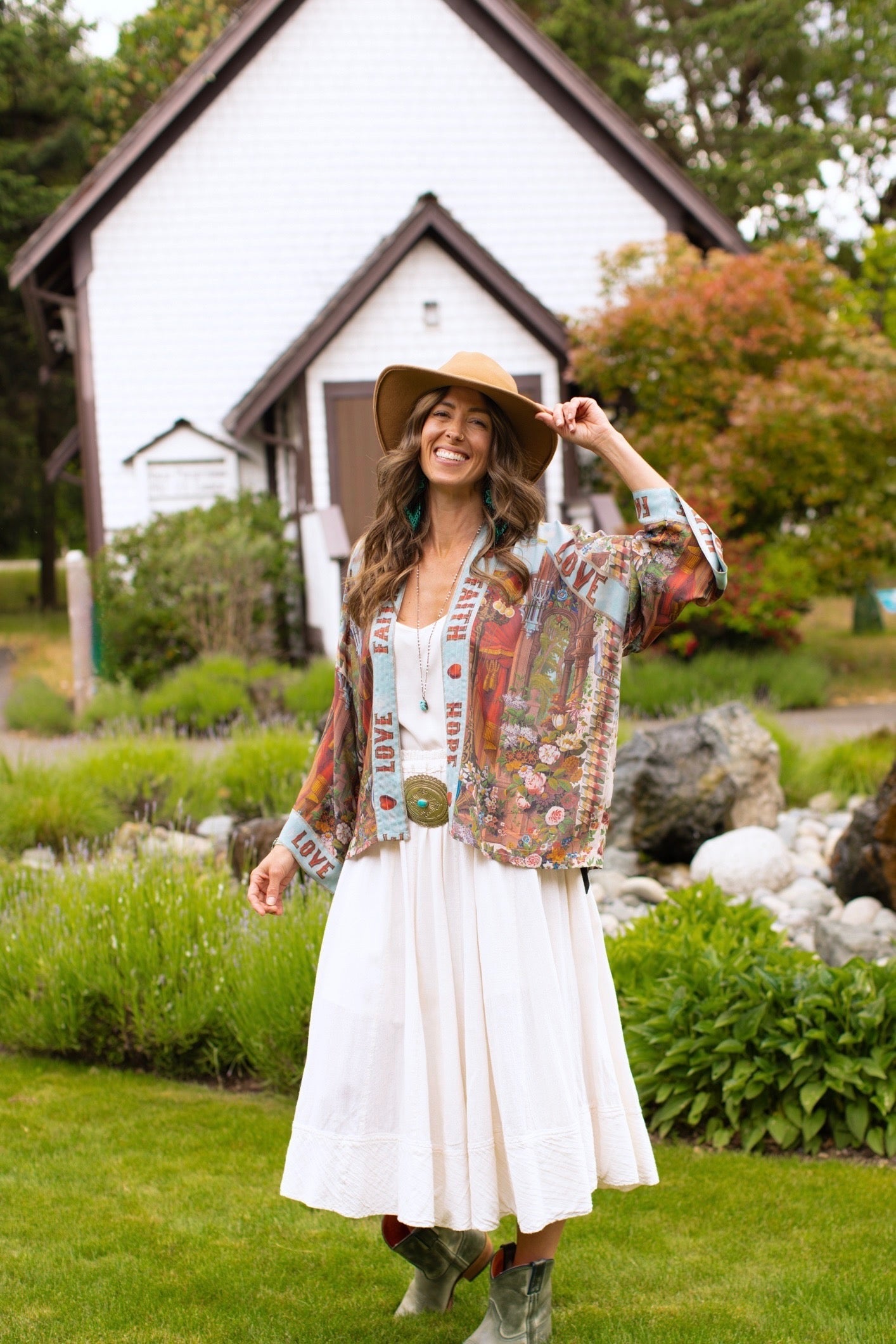 Model in cropped kimono featuring joyful 1854 floral art, heart-in-hand symbol, and handwritten love notes – Market of Stars.