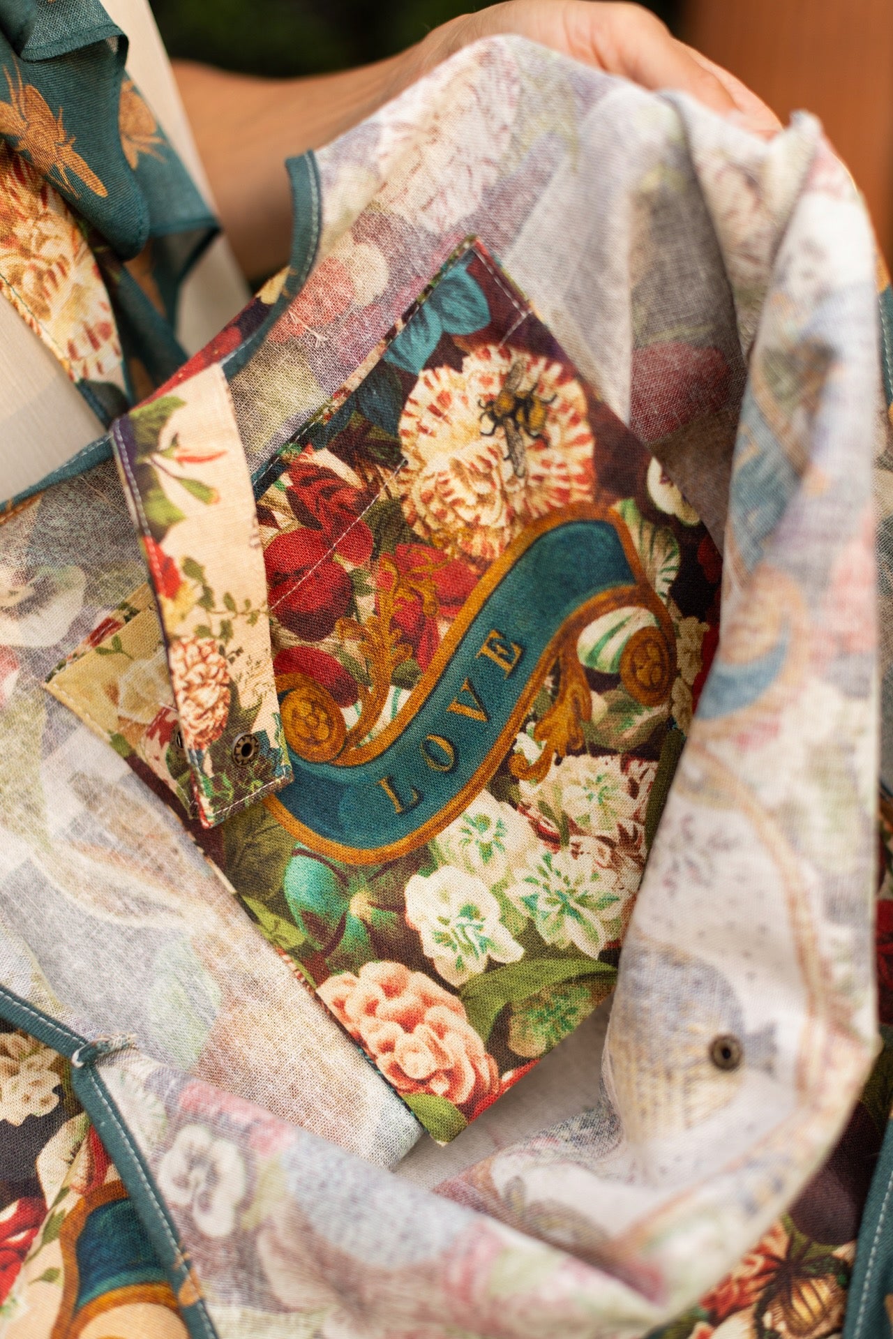 Stay Gold Market Tote featuring a vibrant vintage-inspired wildflower collage with bunny rabbits and bumblebees in a sturdy cotton canvas design – Market of Stars